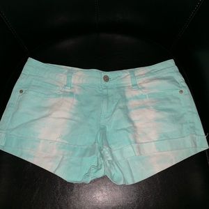 Size 9 mint tie dyed cuffed shorts. Like new.